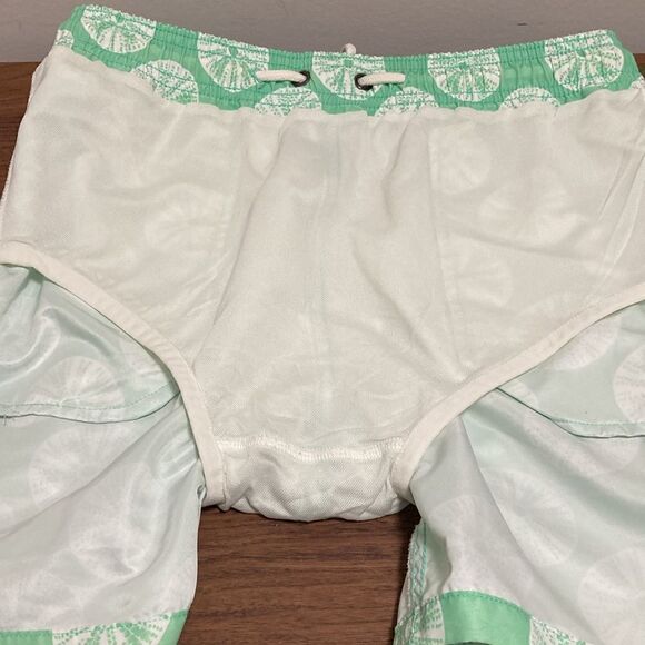 Strong Boat Classic Boys Swim Trunks in White/Green Sand Dollar Print. Size 12. - Picture 10 of 10